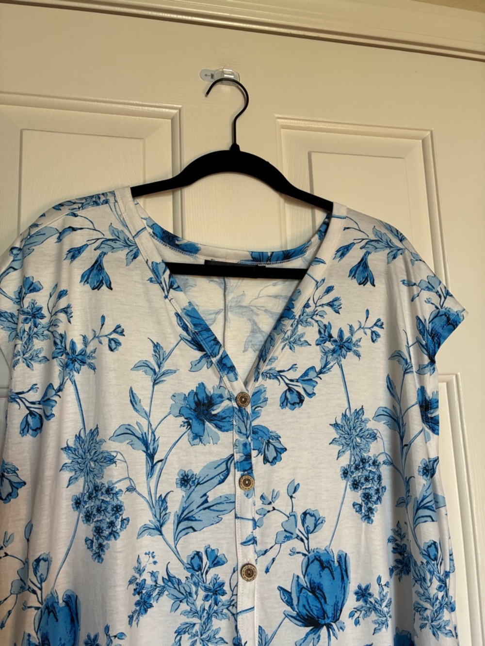 Blue Floral Button-Front Jumpsuit With Pockets - Picture 11 of 11